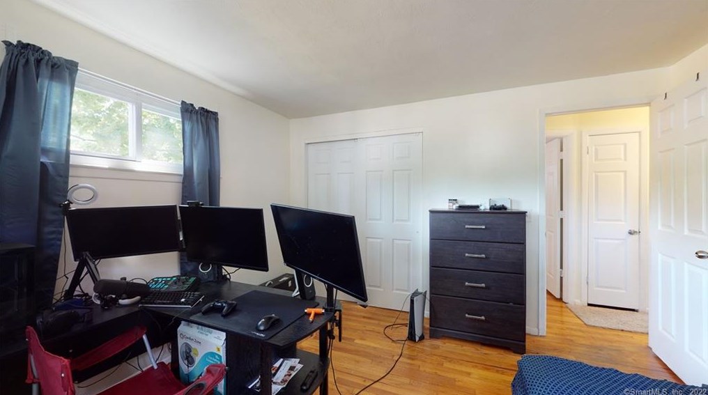 53 Baltic St, Hartford CT  06112-1202 exterior