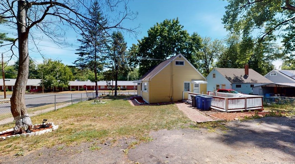 53 Baltic St, Hartford CT  06112-1202 exterior