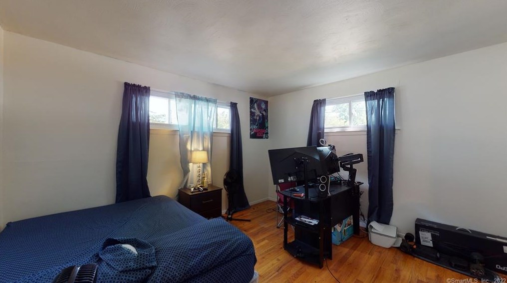 53 Baltic St, Hartford CT  06112-1202 exterior