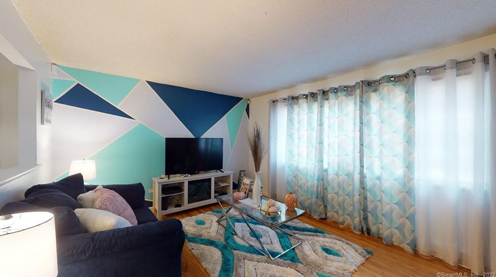 53 Baltic St, Hartford CT  06112-1202 exterior