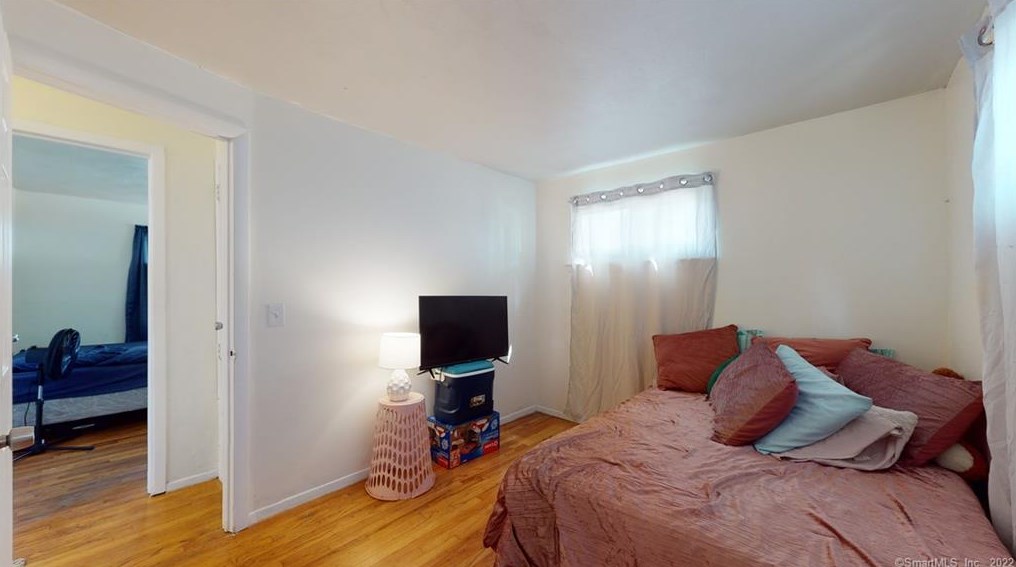 53 Baltic St, Hartford CT  06112-1202 exterior