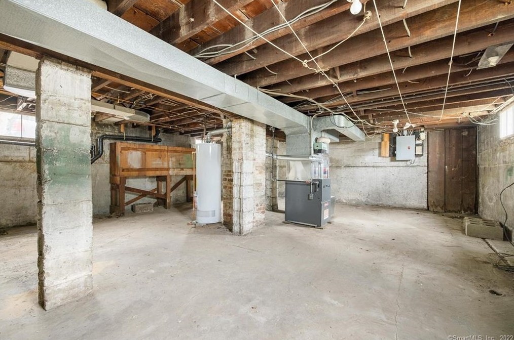 152 Glendale Ave, Hartford CT 06106-3004 exterior