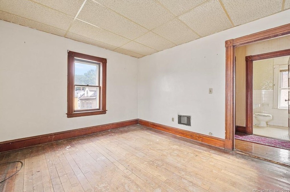 152 Glendale Ave, Hartford CT 06106-3004 exterior