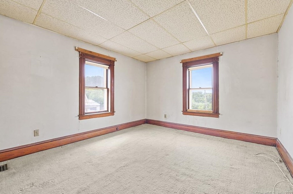 152 Glendale Ave, Hartford CT 06106-3004 exterior