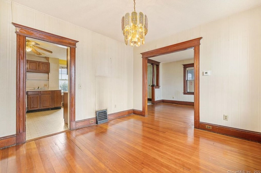 152 Glendale Ave, Hartford CT 06106-3004 exterior