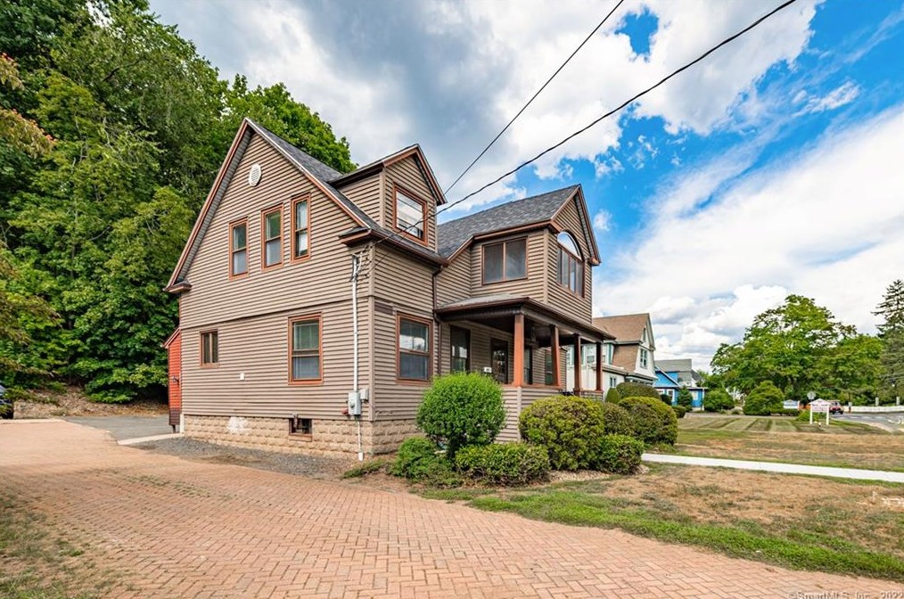 640 Main St, Plantsville CT  06479-1538 exterior