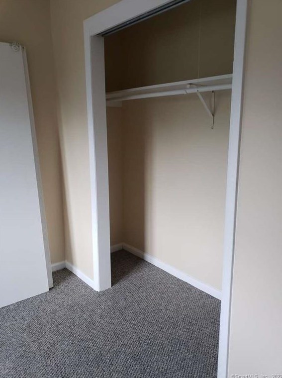 15 Donna Dr, New Haven CT  06513-1437 exterior