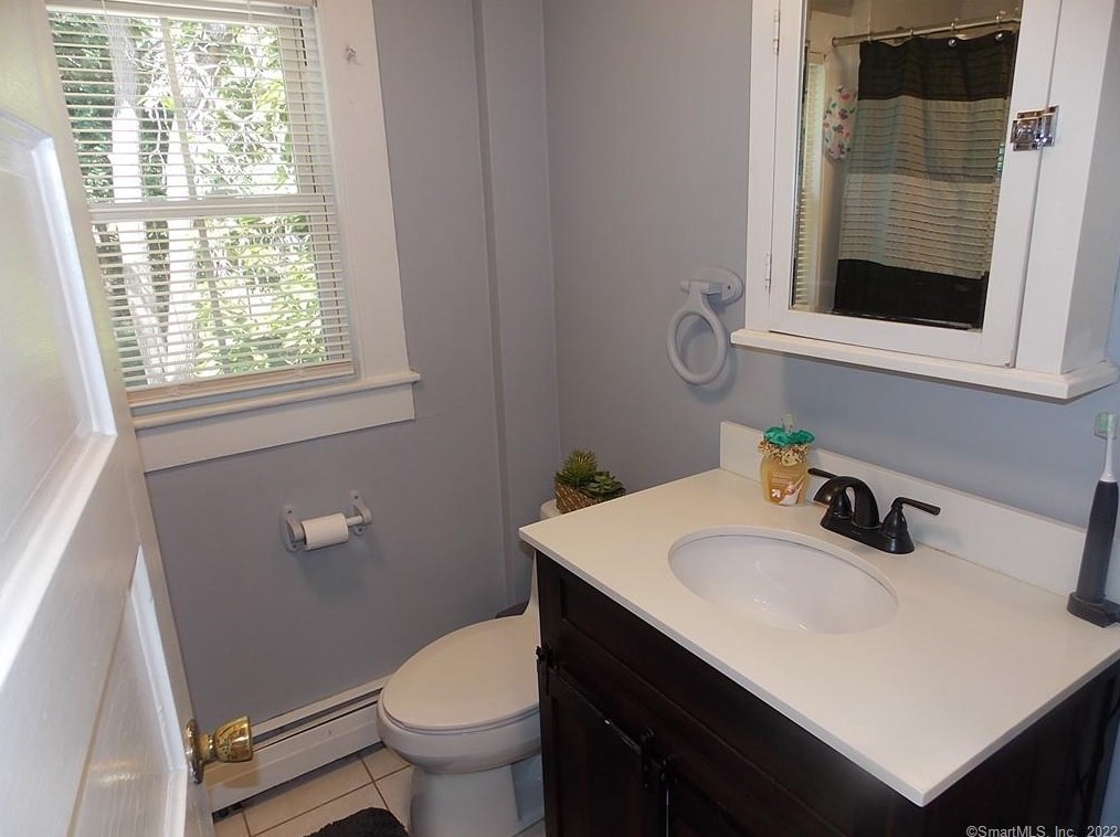 3 Stebbins Brook Ln, Simsbury CT  06070-2452 exterior