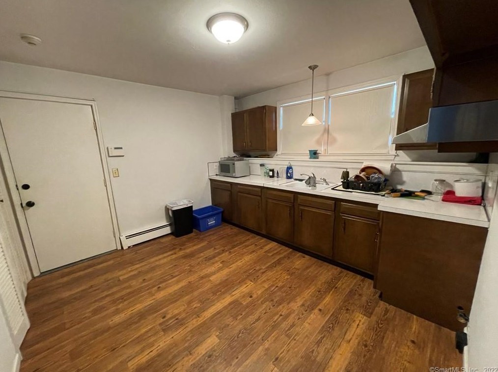 48 Tolli Ter, New Haven CT  06512-3159 exterior