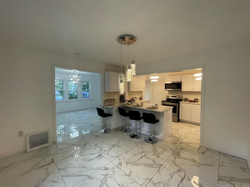 16 Allendale Rd, Hartford CT exterior