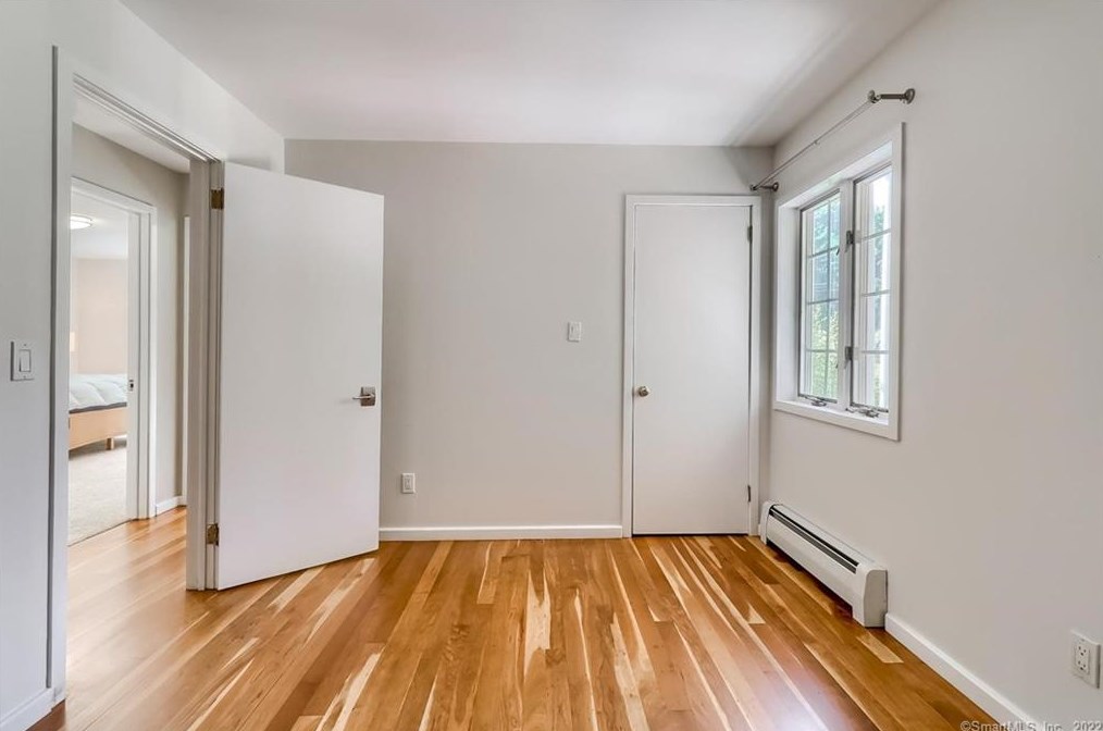 6 Bolton Ln, Westport CT  06880-2324 exterior