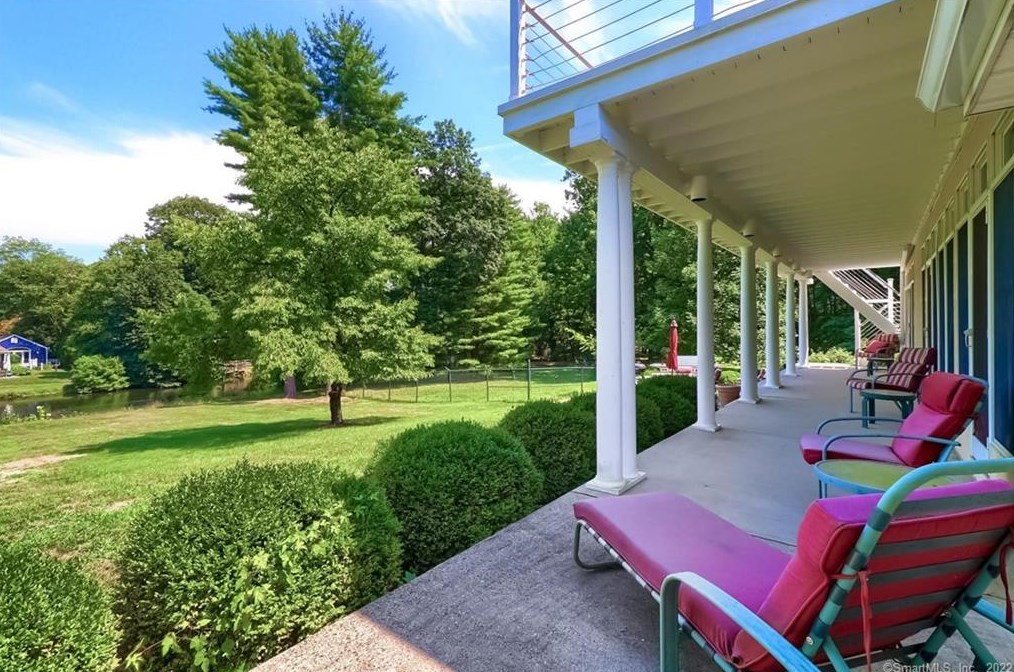 6 Bolton Ln, Westport CT  06880-2324 exterior