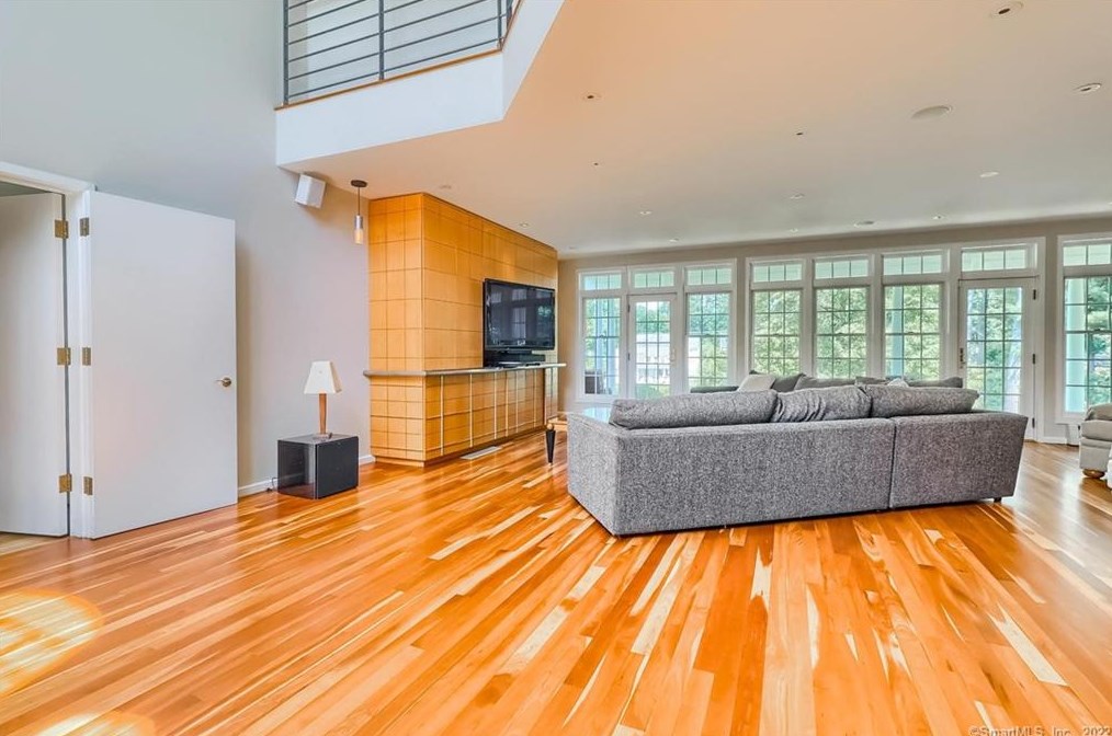 6 Bolton Ln, Westport CT  06880-2324 exterior