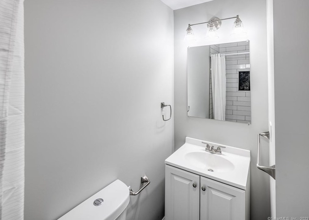 677 Pine Rock Ave, New Haven CT  06514-3814 exterior