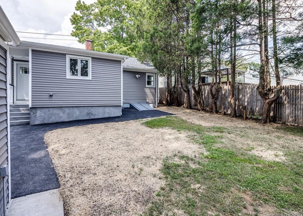 677 Pine Rock Ave, New Haven CT  06514-3814 exterior