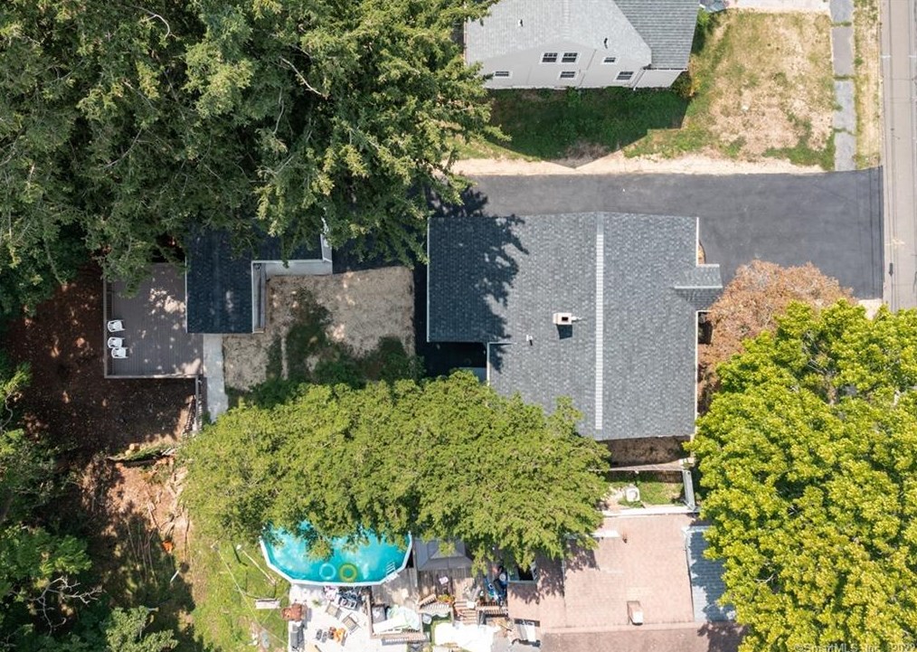 677 Pine Rock Ave, New Haven CT  06514-3814 exterior
