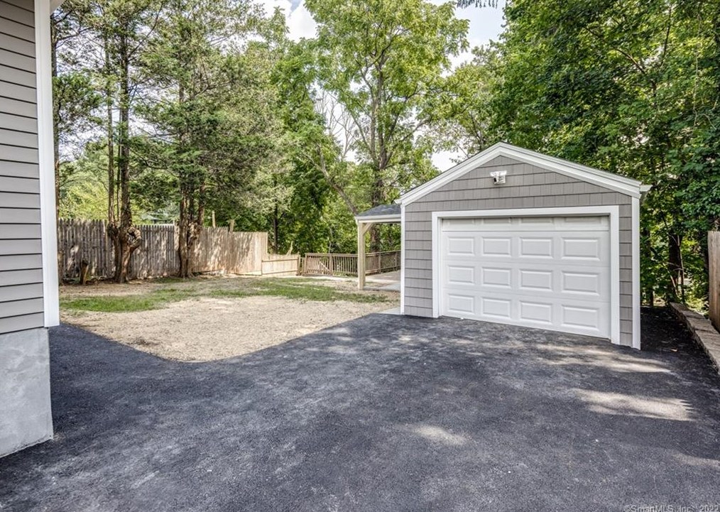 677 Pine Rock Ave, New Haven CT  06514-3814 exterior