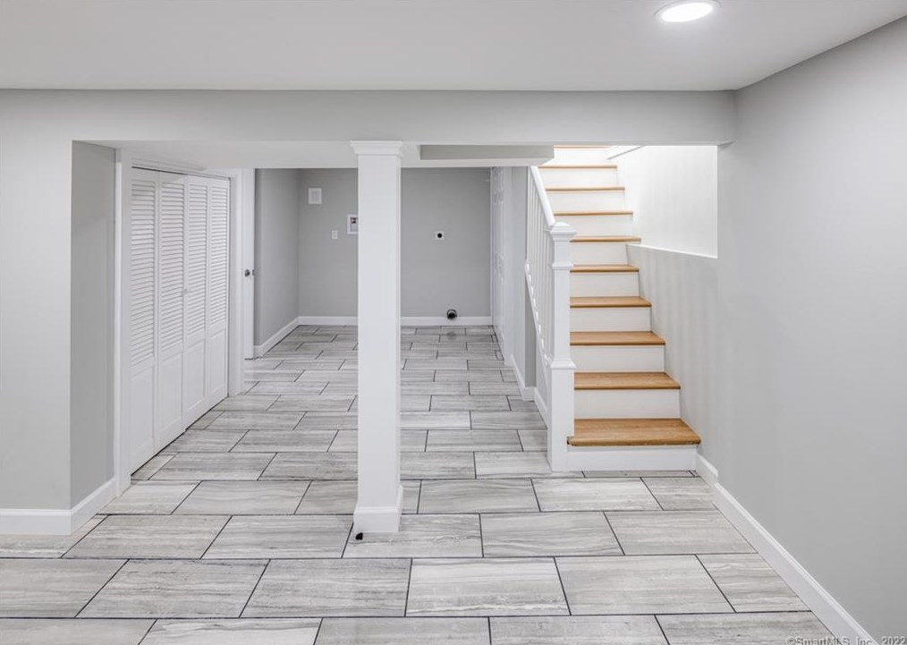 677 Pine Rock Ave, New Haven CT  06514-3814 exterior