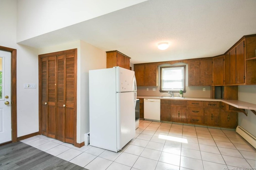 63 New Britain Ave, Unionville CT  06085-1215 exterior