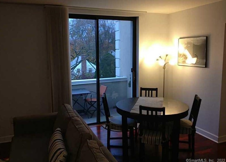 1535 Putnam Ave, Old Greenwich CT  06870-1351 exterior