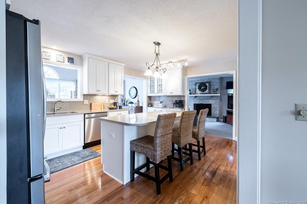 90 Mount Fair Dr, Watertown CT  06795-1655 exterior