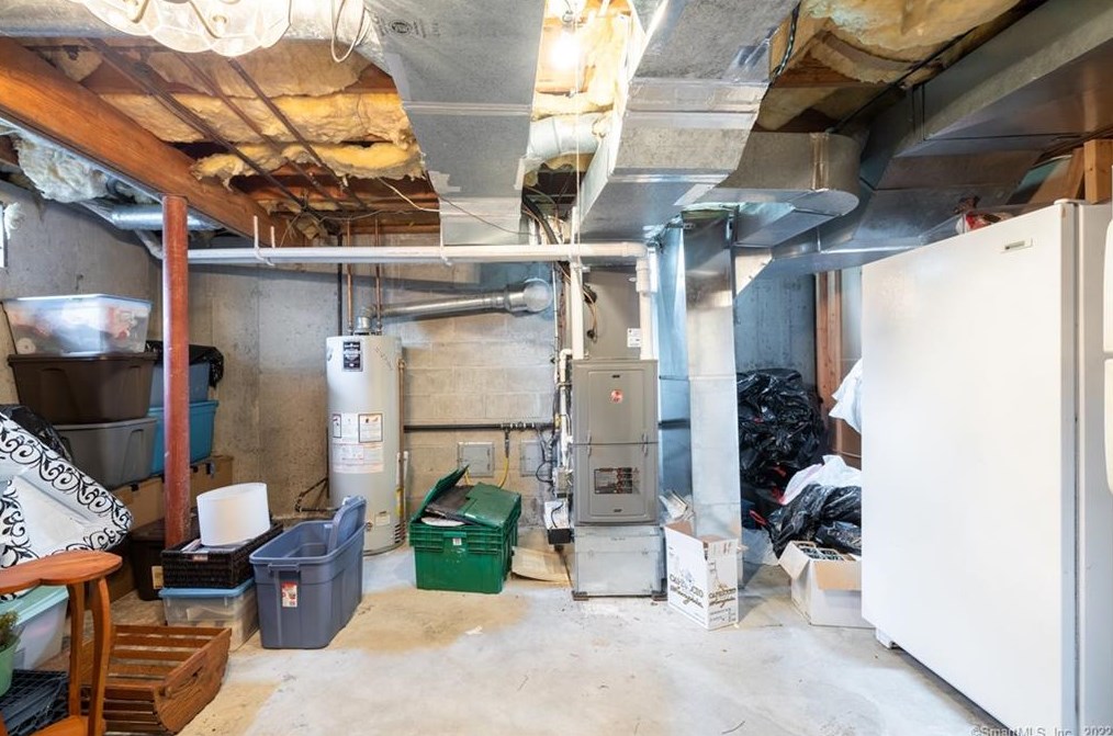 90 Mt Fair Dr, Watertown CT  06795-1659 exterior