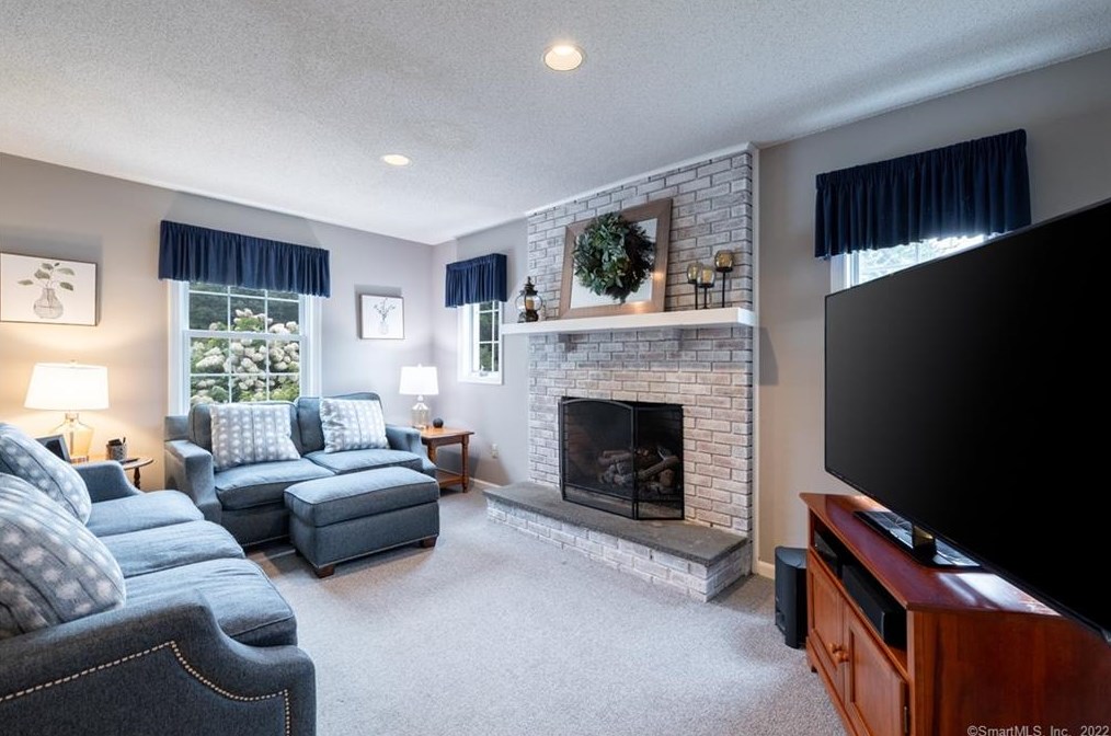 90 Mt Fair Dr, Watertown CT  06795-1659 exterior