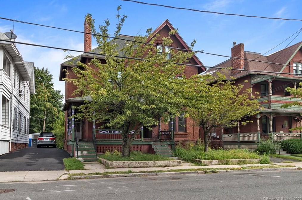 100 Ashley St, Hartford CT  06105-1403 exterior