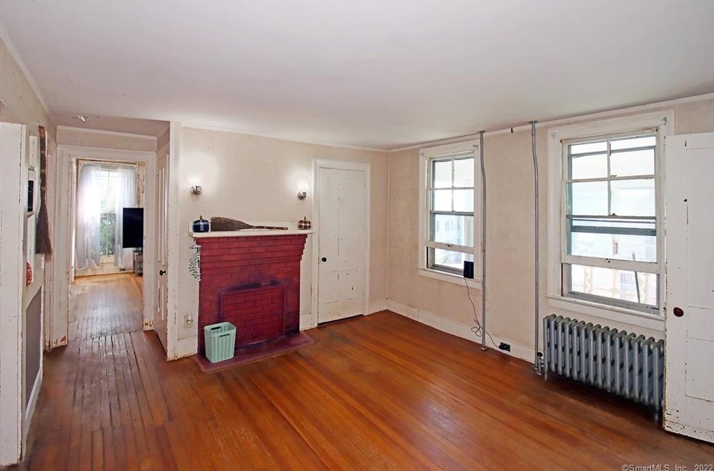 19 Walnut St, Winsted CT  06098-1719 exterior