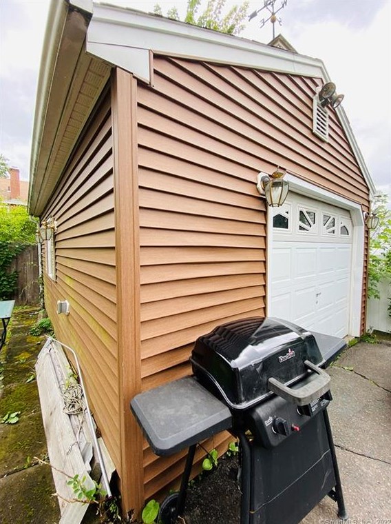 16 Fairfax Ave, Hartford CT  06119-2003 exterior