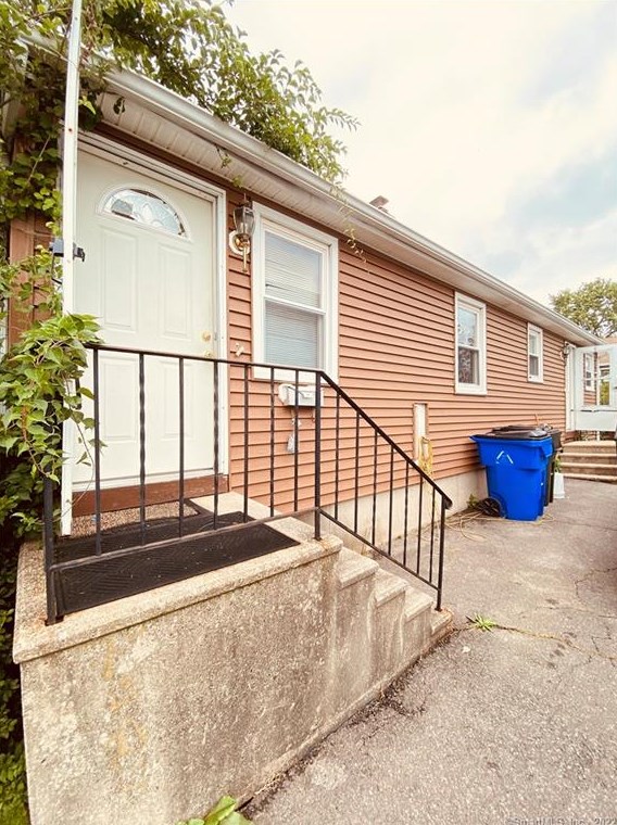 16 Fairfax Ave, Hartford CT  06119-2003 exterior