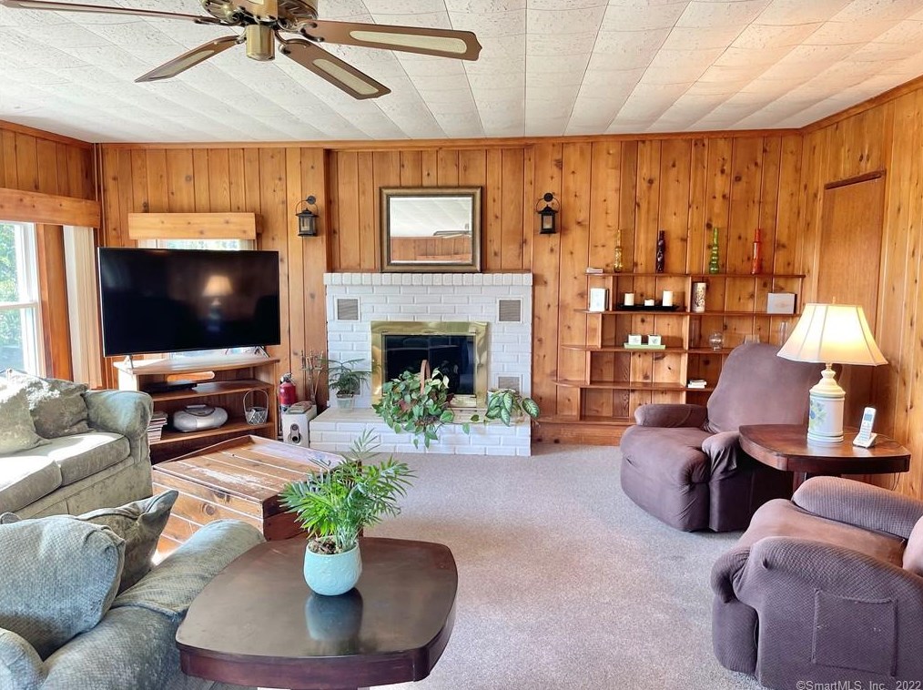 235 Smith Hl Rd, Winsted CT 06098-2218 exterior