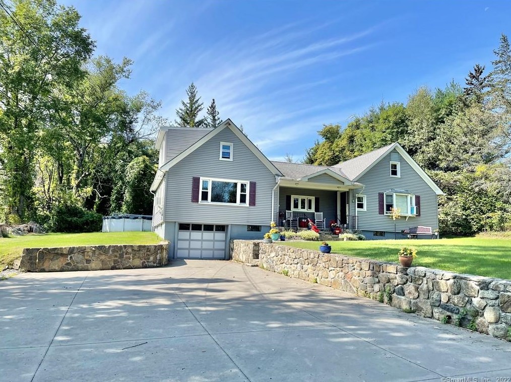 235 Smith Hl Rd, Winsted CT 06098-2218 exterior