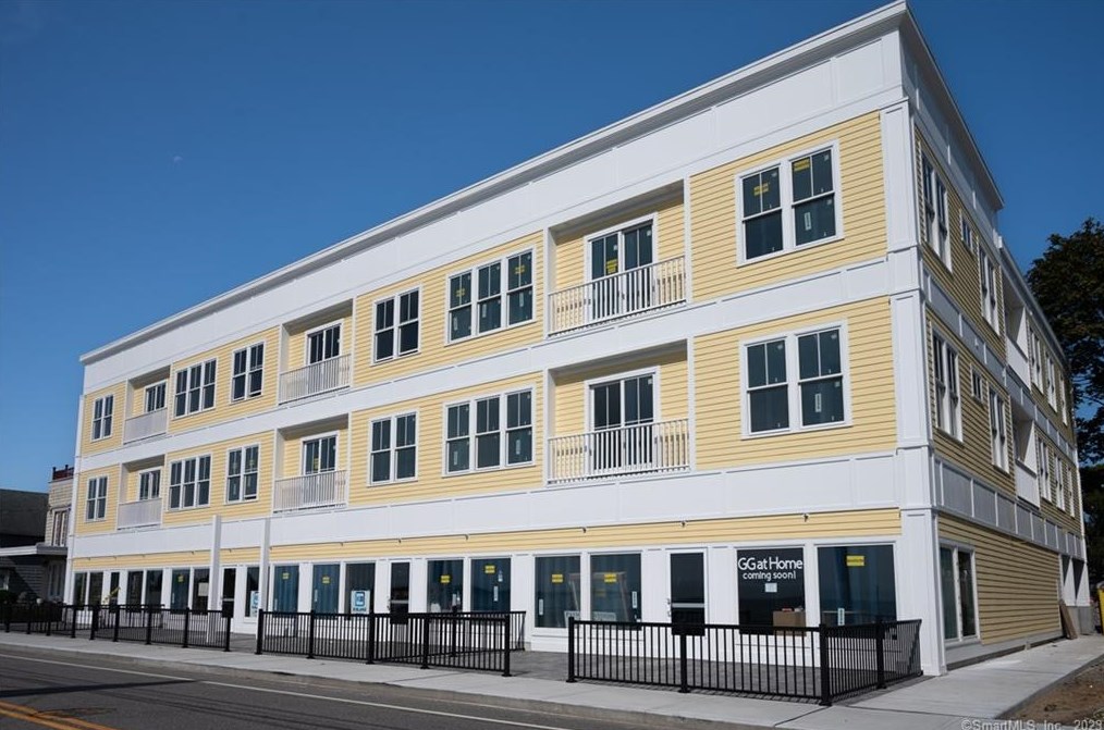 185 Main St #302, Niantic, CT 06357