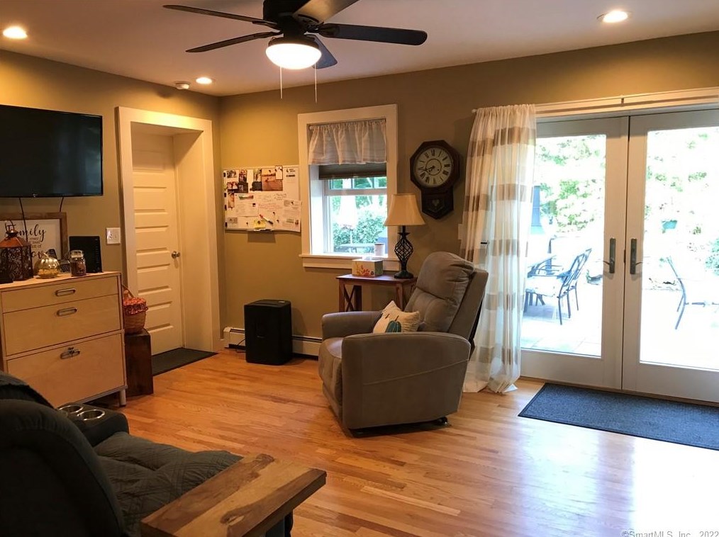 94 Kelseytown Rd, Clinton CT 06413-1455 exterior