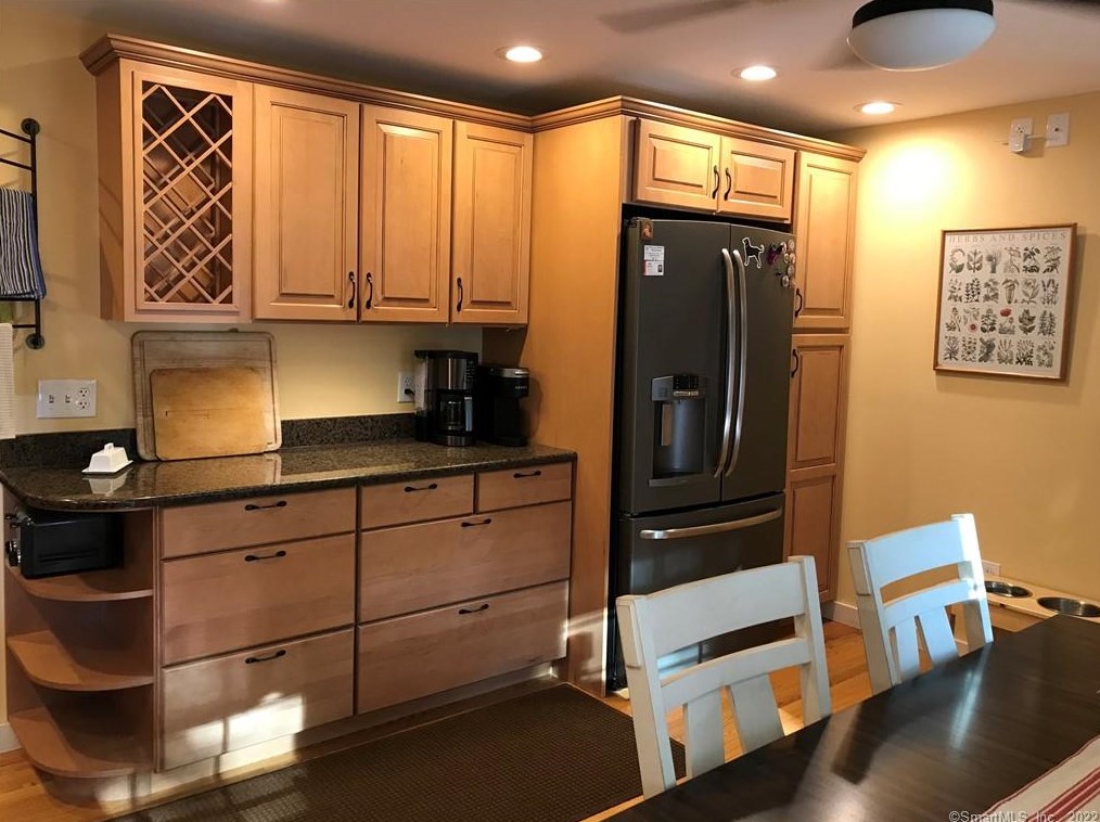 94 Kelseytown Rd, Clinton CT 06413-1455 exterior