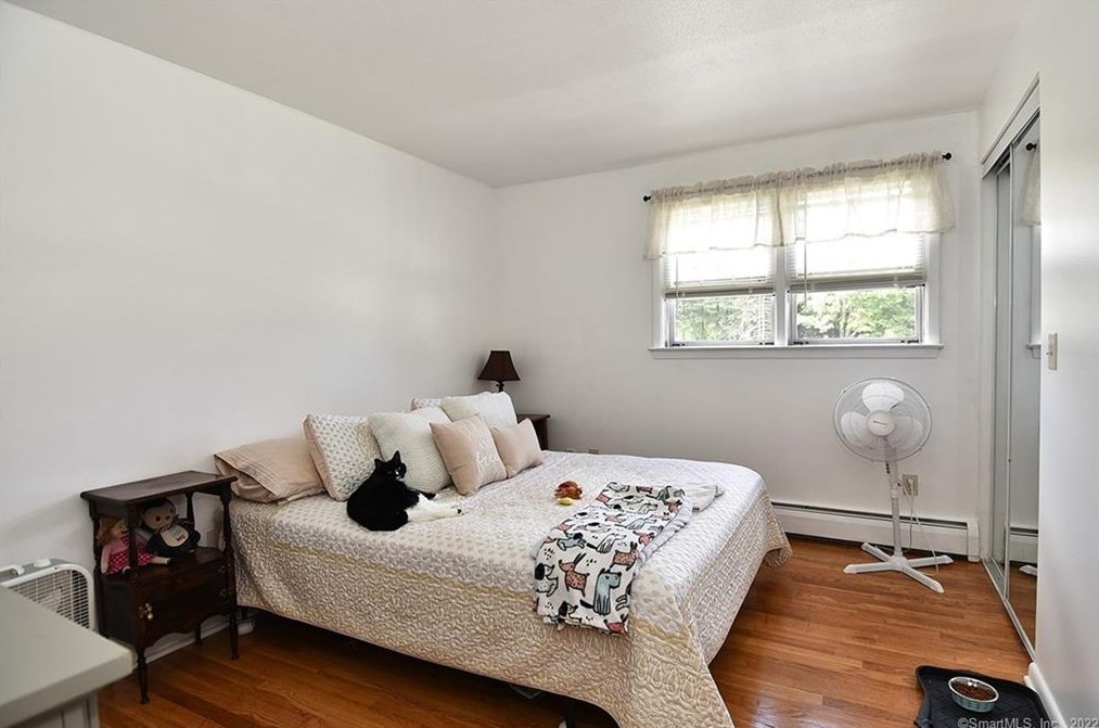 100 Sandy Ln, Meriden CT 06450-7023 exterior