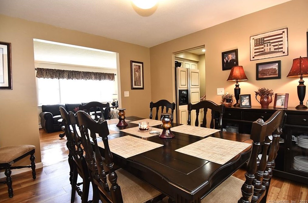 100 Sandy Ln, Meriden CT 06450-7023 exterior