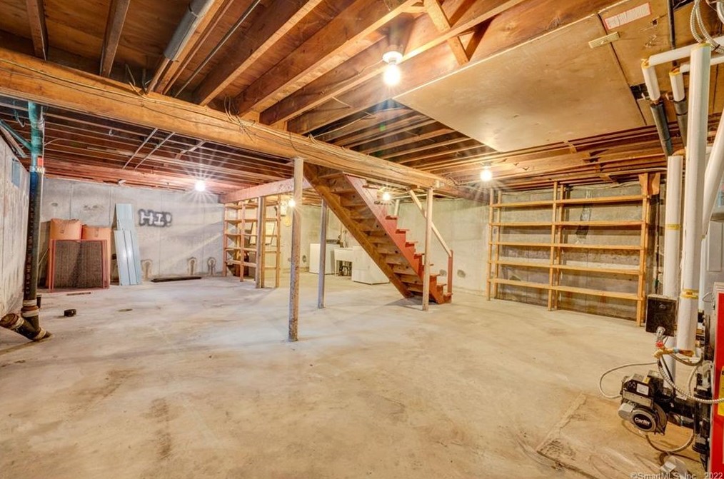 52 Merline Rd, Vernon CT 06066-4813 exterior