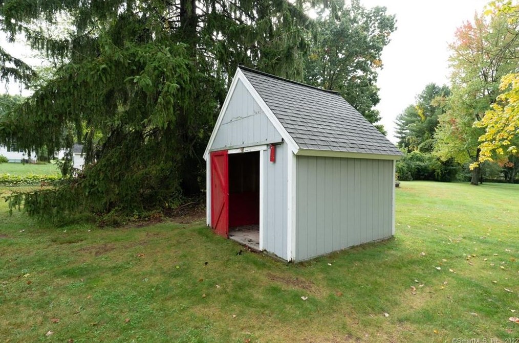 52 Merline Rd, Vernon CT 06066-4813 exterior