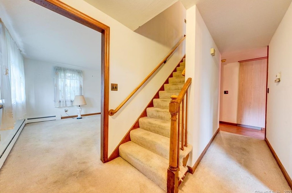 52 Merline Rd, Vernon CT 06066-4813 exterior