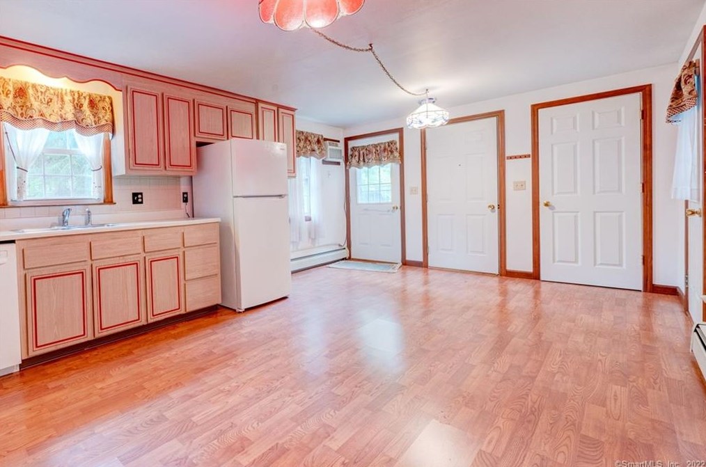 52 Merline Rd, Vernon CT 06066-4813 exterior