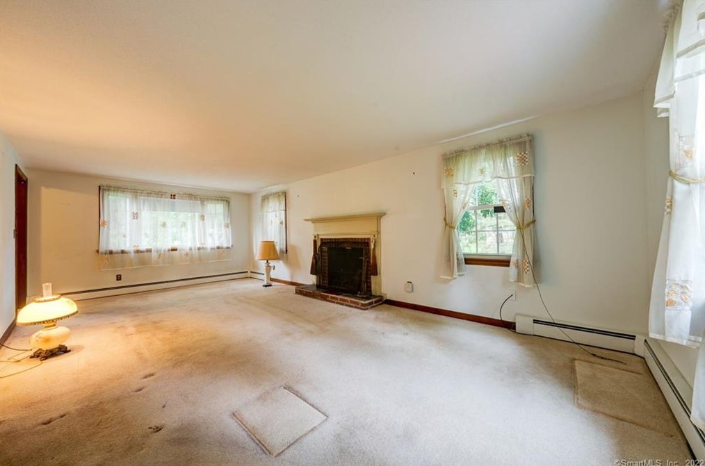 52 Merline Rd, Vernon CT 06066-4813 exterior