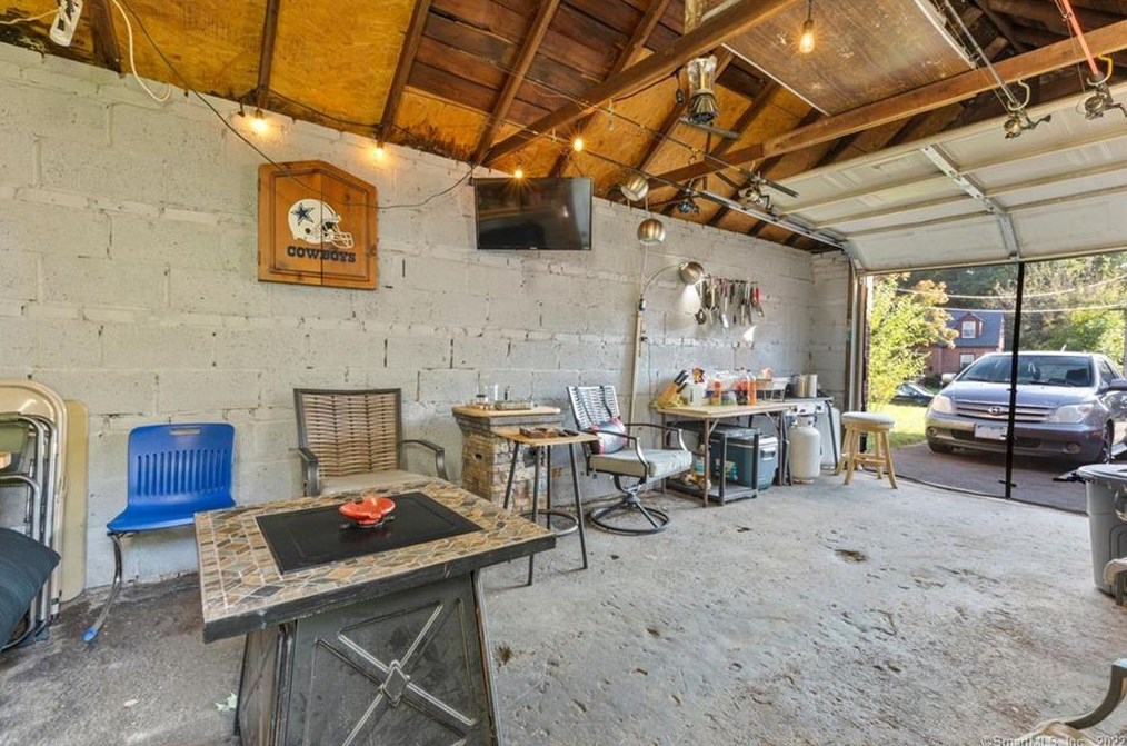 58 Michael Rd, New Haven CT 06514-4504 exterior