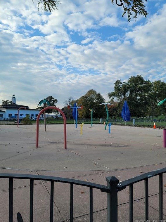 15 Parker Pl, New Haven CT 06512-3958 exterior