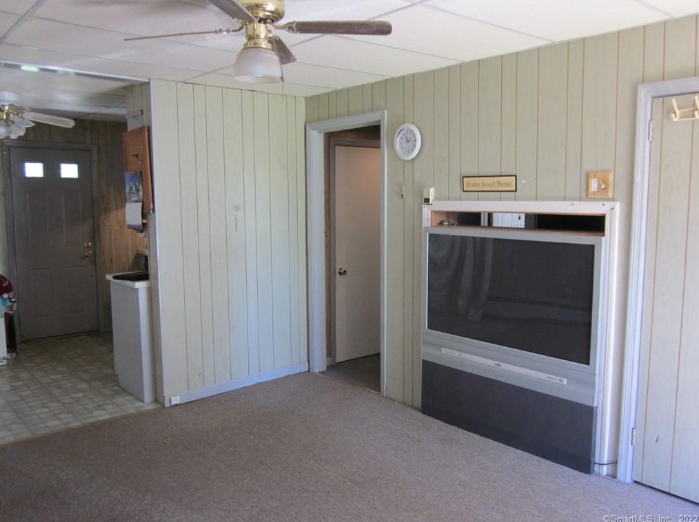 34 Sikorsky Pl, Stratford CT  06614-3729 exterior