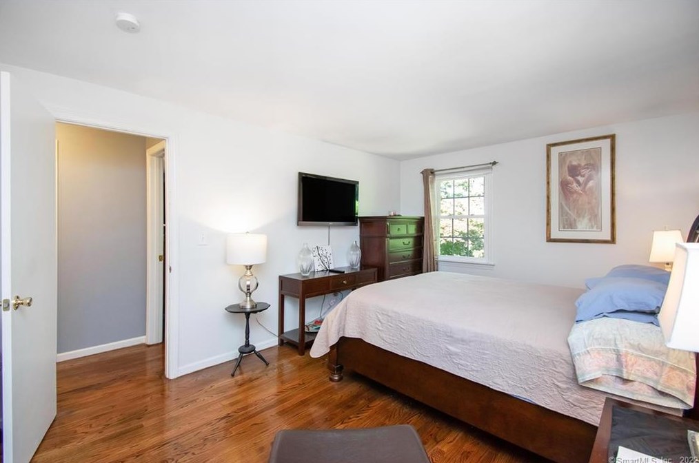 5 Bittersweet Dr, Hartford CT 06108-1201 exterior