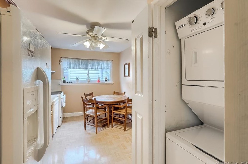 960 Jennings Rd, Fairfield CT  06824-4630 exterior