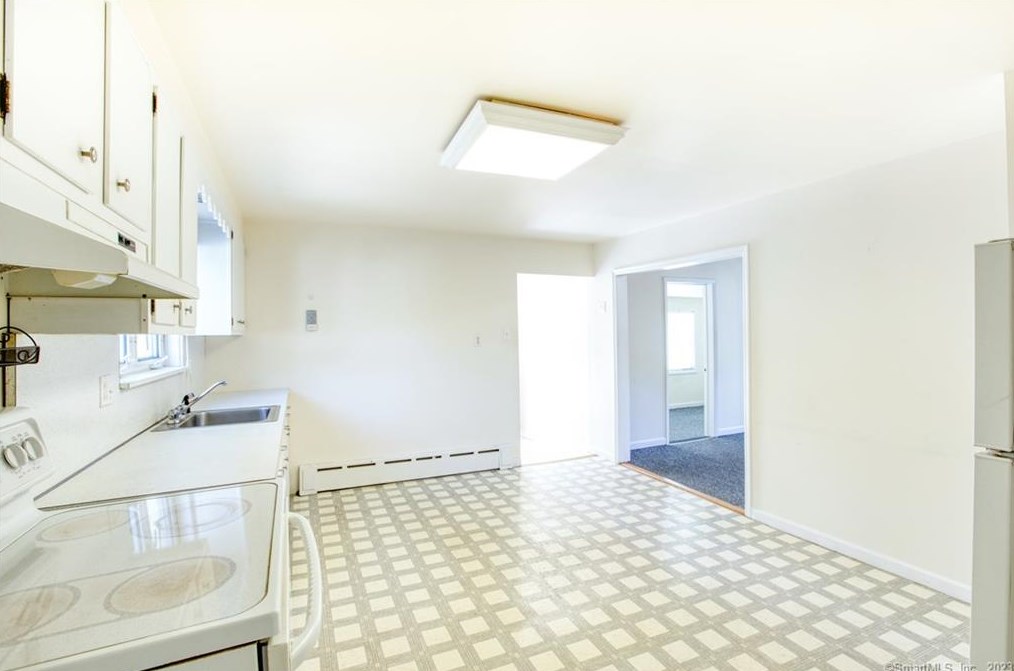 564 River Rd, Cos Cob CT  06807-1905 exterior