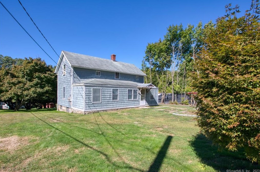 564 River Rd, Cos Cob CT  06807-1905 exterior